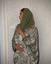 Load image into Gallery viewer, Three-Piece Set: Metallic Patterned Bisht & Silky Inner Dress (Khaki)