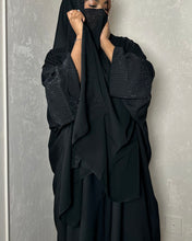 Load image into Gallery viewer, Luxurious Beaded Bisht Abaya (Black)