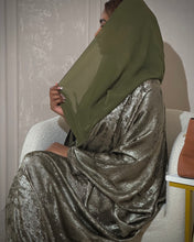 Load image into Gallery viewer, Three-Piece Set: Metallic Patterned Bisht & Silky Inner Dress (Khaki)