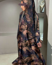 Load image into Gallery viewer, Soft Satin Flowery Patterned Abaya in Cloche Cut (Mauve)