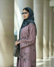 Load image into Gallery viewer, Ramadan Three-Piece Cloche Abaya Set: Two-Tone Abaya, Inner Dress & Hijab (Dusty Mauve / Denim)