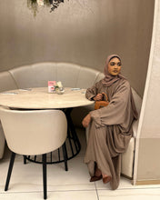 Load image into Gallery viewer, *Best Seller* Umrah Abaya with Wudhu Friendly Clipped Sleeves (Chocolate)
