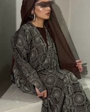 Load image into Gallery viewer, Stunning Jacquard Patterned Abaya Set in Cloche Cut (Coffee Brown)