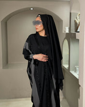 Load image into Gallery viewer, Striped Butterfly Abaya Set (Black)