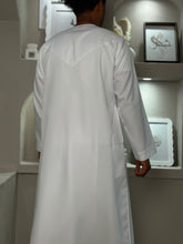 Load image into Gallery viewer, Emirati Omani Thobe with Zip and Tassel (Off-White)
