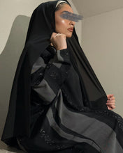 Load image into Gallery viewer, Striped Butterfly Abaya Set (Black)