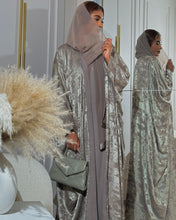 Load image into Gallery viewer, Three-Piece Set: Metallic Patterned Bisht & Silky Inner Dress (Taupe)