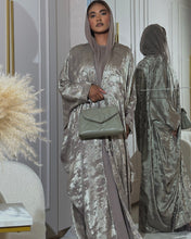 Load image into Gallery viewer, Three-Piece Set: Metallic Patterned Bisht & Silky Inner Dress (Taupe)