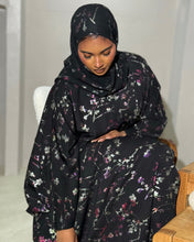 Load image into Gallery viewer, Japanese Floral Batwing Open Abaya with Matching Hijab (Rose Floral)