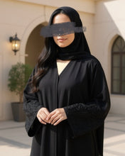Load image into Gallery viewer, Italian Linen Abaya with Arabic Calligraphy Embroidered Sleeves (Black)