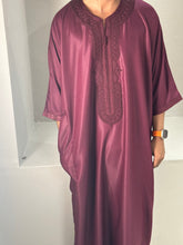 Load image into Gallery viewer, Detailed view of buttons and neckline on premium burgundy thobe