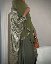 Load image into Gallery viewer, Three-Piece Set: Metallic Patterned Bisht & Silky Inner Dress (Khaki)