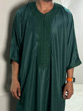 Load image into Gallery viewer, Full front view of premium Moroccan thobe in emerald green