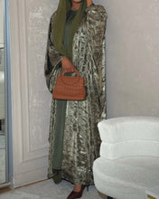 Load image into Gallery viewer, Three-Piece Set: Metallic Patterned Bisht & Silky Inner Dress (Khaki)