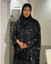 Load image into Gallery viewer, Japanese Floral Batwing Open Abaya with Matching Hijab (Silver Floral)