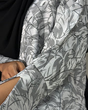 Load image into Gallery viewer, Back design of jacquard patterned cloche cut abaya