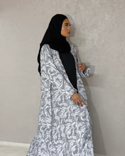Load image into Gallery viewer, Close-up of sleeve design on jacquard abaya set