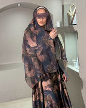 Load image into Gallery viewer, Mauve soft satin flowery abaya in cloche cut with elegant floral print