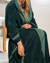 Load image into Gallery viewer, Three-Piece Velvet Set: Lace Abaya, Inner Dress &amp; Hijab (Noir or Emerald)
