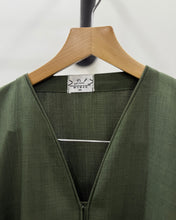 Load image into Gallery viewer, Italian Linen Abaya with Arabic Calligraphy Embroidered Sleeves (Olive Green)
