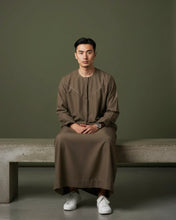 Load image into Gallery viewer, Emirati Cotton Thobe with Tassel (Mocha Brown)
