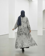 Load image into Gallery viewer, Ramadan Three-Piece Cloche Abaya Set: Two-Tone Abaya, Inner Dress &amp; Hijab (Dove Grey / Denim)
