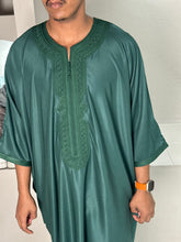 Load image into Gallery viewer, Elegant men’s emerald green Moroccan thobe with classic tailoring
