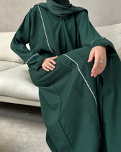 Load image into Gallery viewer, Elegant Abaya with Beads and 3D Layered Appliqué (Emerald Green)
