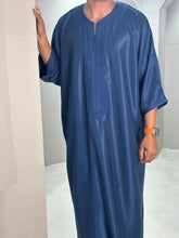 Load image into Gallery viewer, Back design of traditional Moroccan thobe in navy for men
