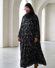 Load image into Gallery viewer, Japanese Floral Batwing Open Abaya with Matching Hijab (Rose Floral)
