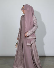 Load image into Gallery viewer, Stunning Jacquard Patterned Abaya Set in Cloche Cut (Tea Pink)
