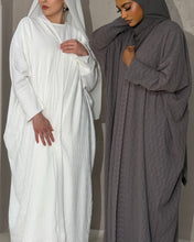 Load image into Gallery viewer, Zigzag Pattern White Abaya Set for Umrah &amp; Iftar
